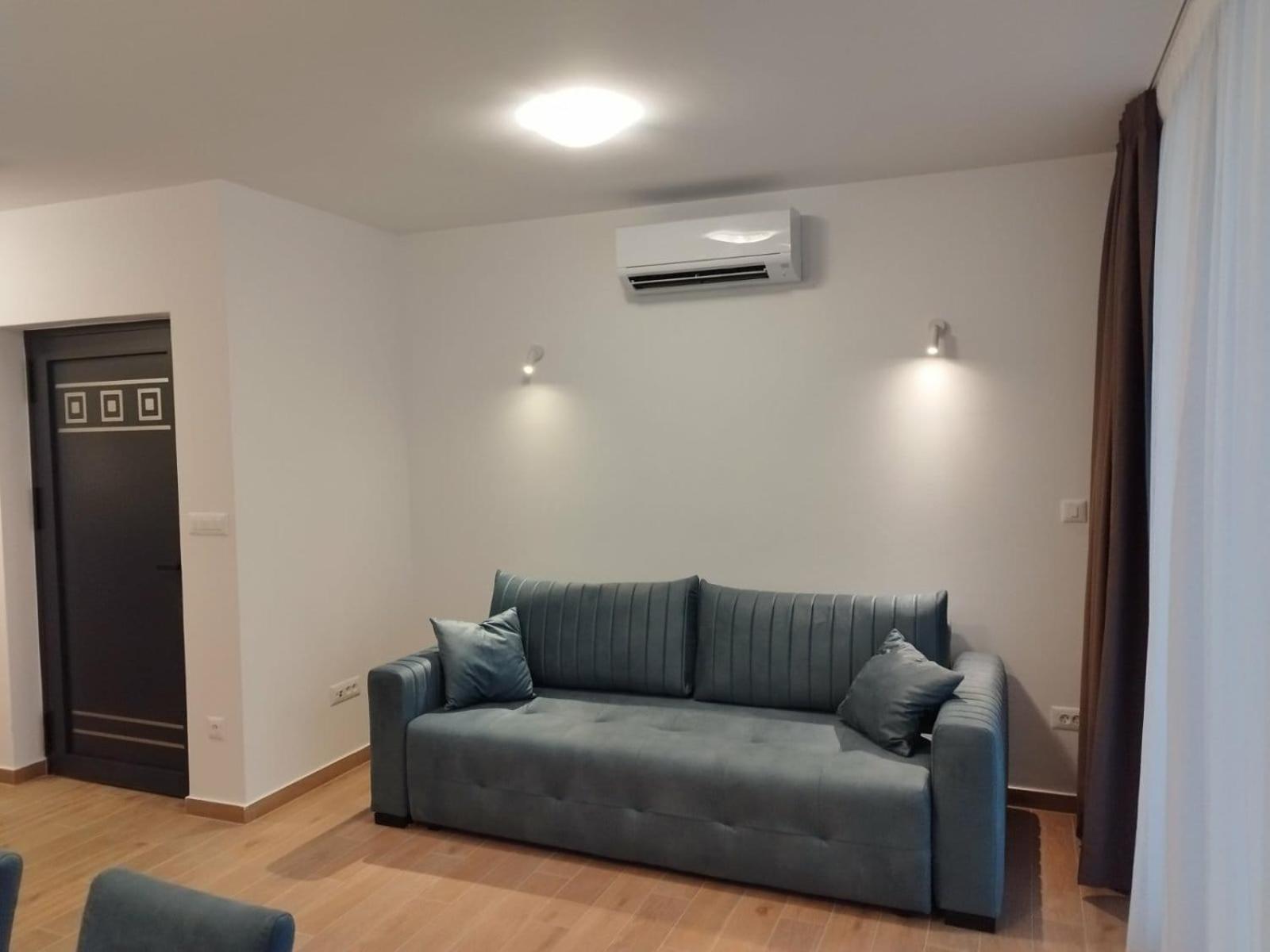 Heart Of Loviste Apartment Exterior foto