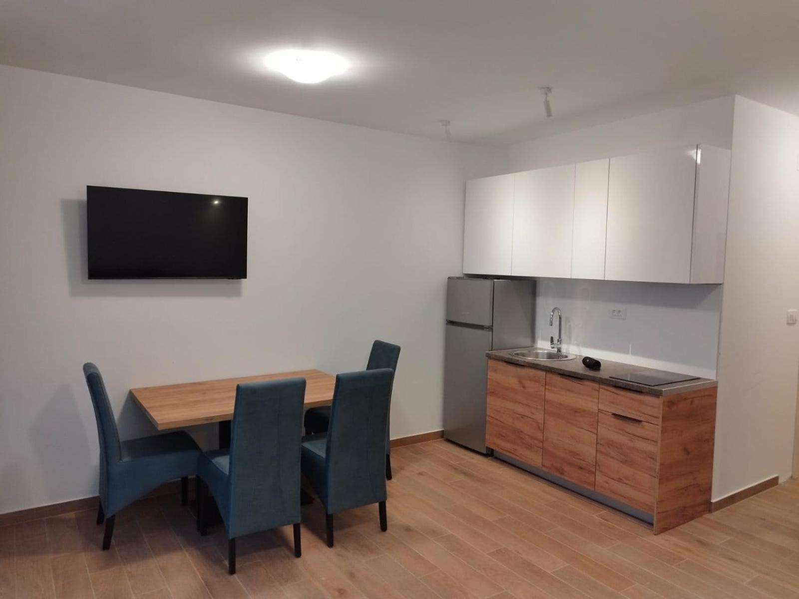 Heart Of Loviste Apartment Exterior foto